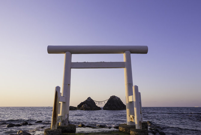 夫妇岩（福冈）