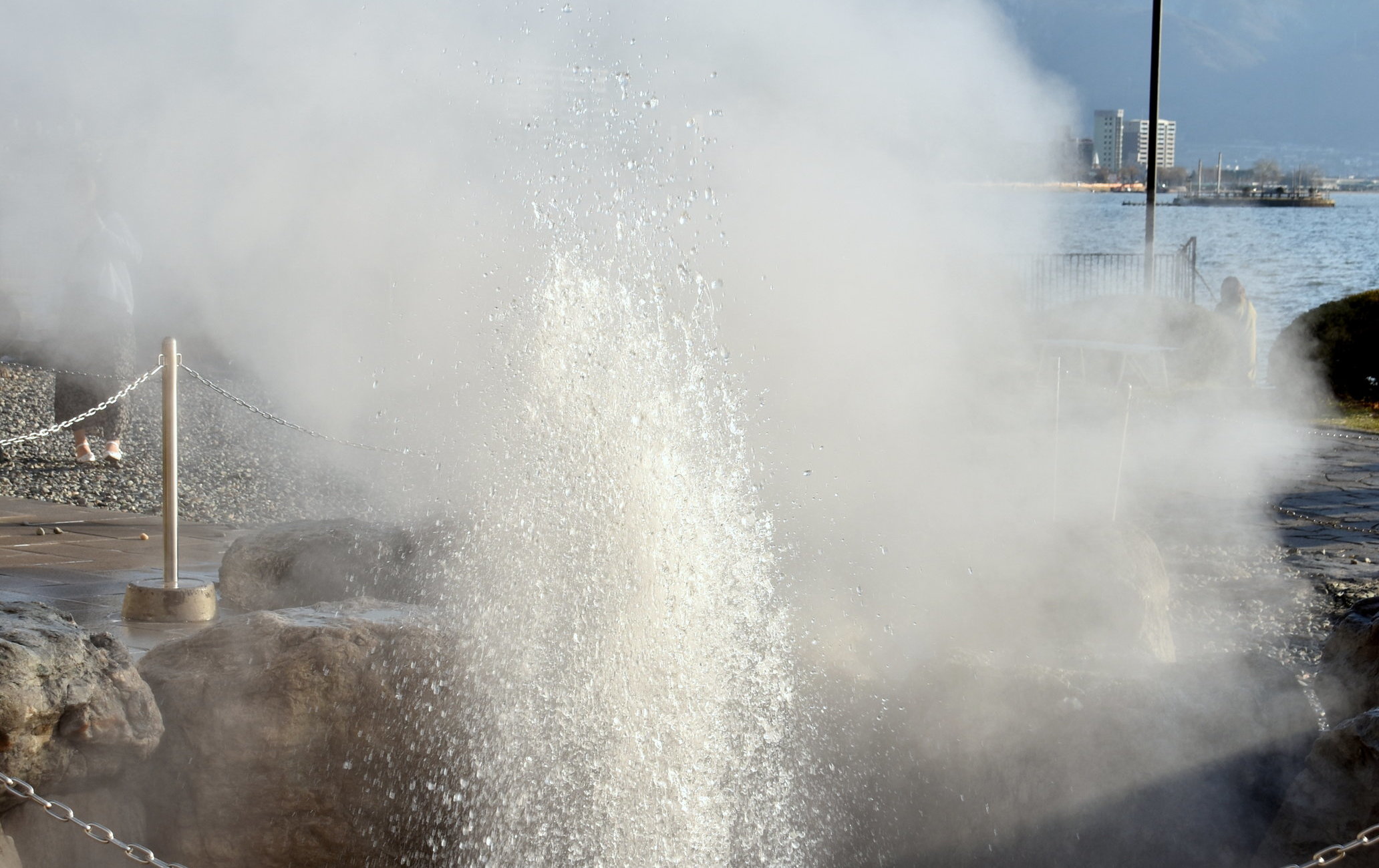 诹访湖间欠泉中心