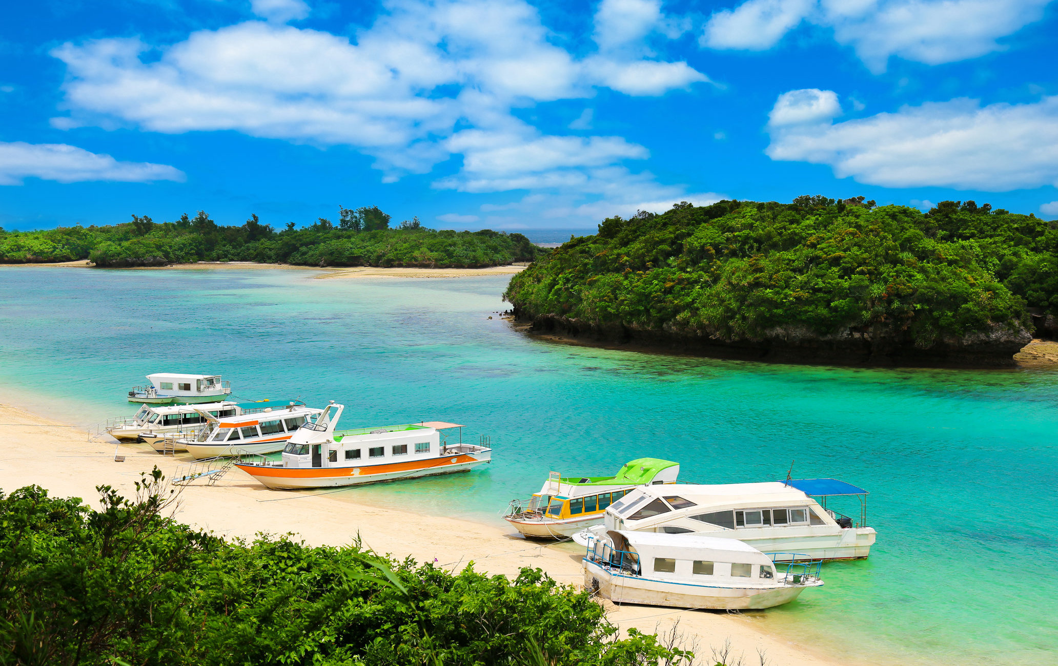 川平湾玻璃底船