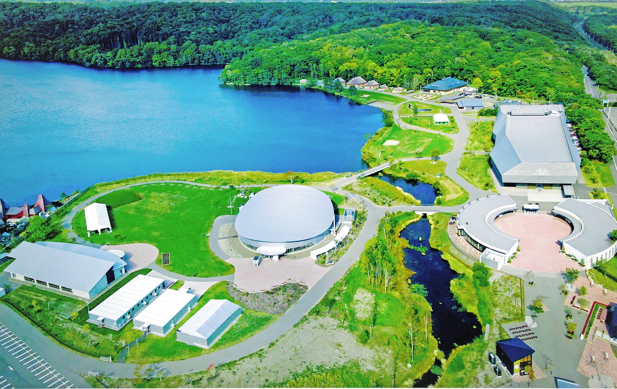 国立阿伊努民族博物馆及国立民族共生公园（UPOPOY）