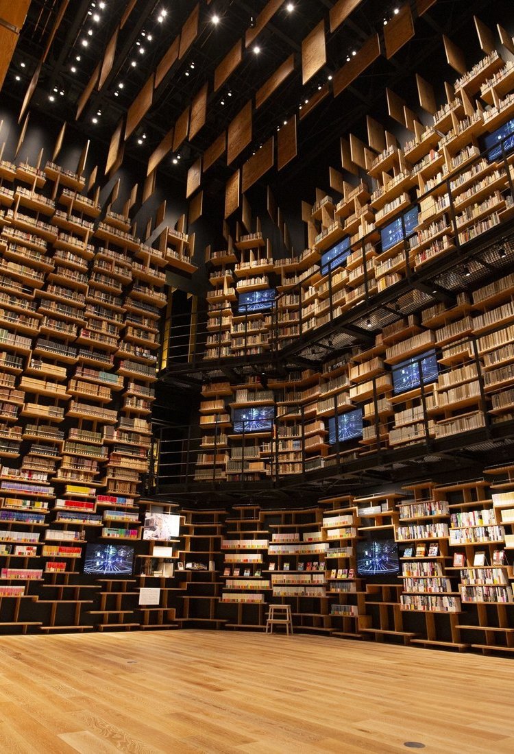 角川武藏野博物馆和横手市增田漫画美术馆以新视角带您了解日本的流行文化和文学、艺术　　　　　　　　　　　　　　在现实世界中体验奇妙梦幻的动漫冒险