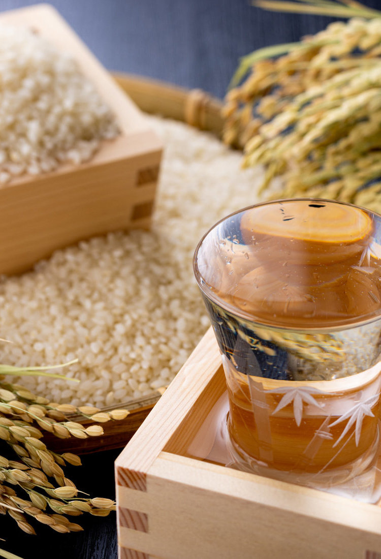 探索日本独一无二的酿酒文化与历史：日本清酒和烧酒　　　　　　　　　　　　　　　　　　　　清酒与烧酒：日本传统的酒酿饮品